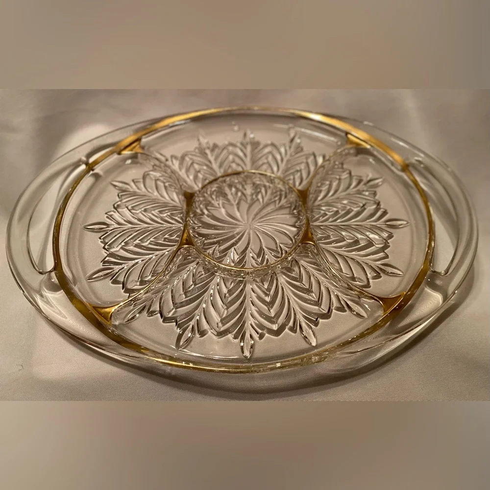 Gorgeous Vintage 1950s Jeannette Glass Relish Sectioned Serving Tray - Picture 4 of 6